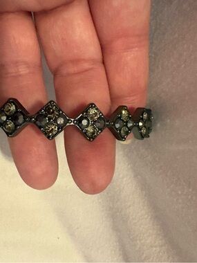 Plunder Gunmetal Zigzag Bracelet with Olive Crystals